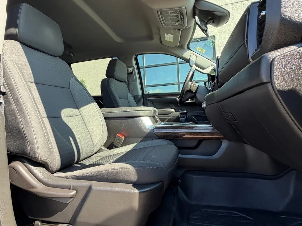 Used 2022 Gray GMC Elevation image 19