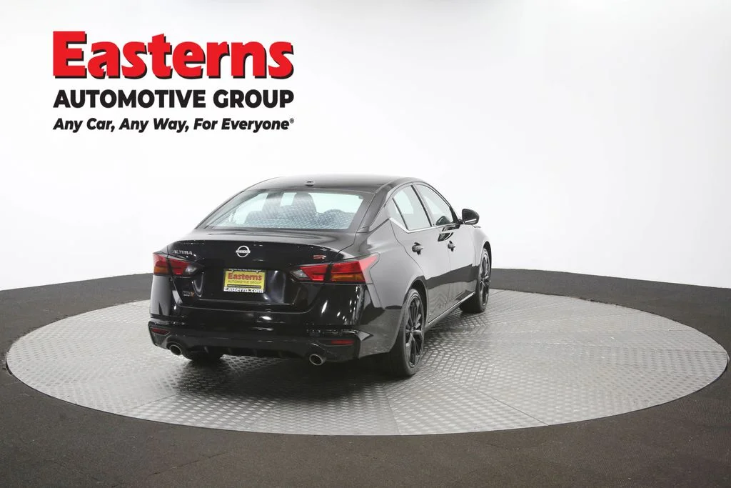 Used 2024 Black Nissan 2.5 SR image 40
