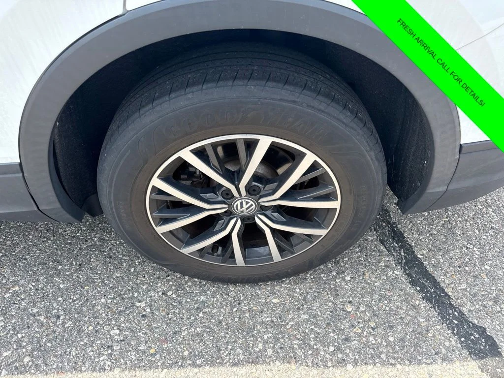 Used 2019 Pure White Volkswagen 2.0T SE image 12