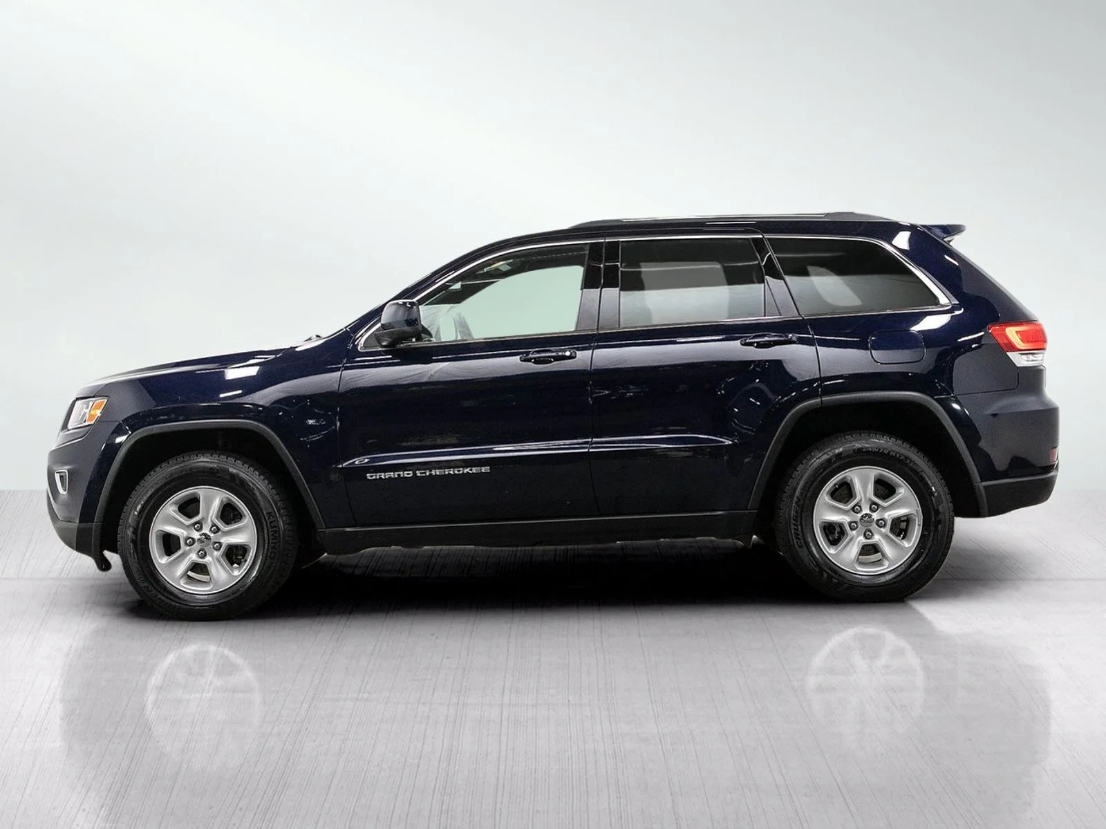 Used 2015 Jeep Grand Cherokee Laredo with VIN 1C4RJFAG1FC190739 for sale in Hopkins, Minnesota
