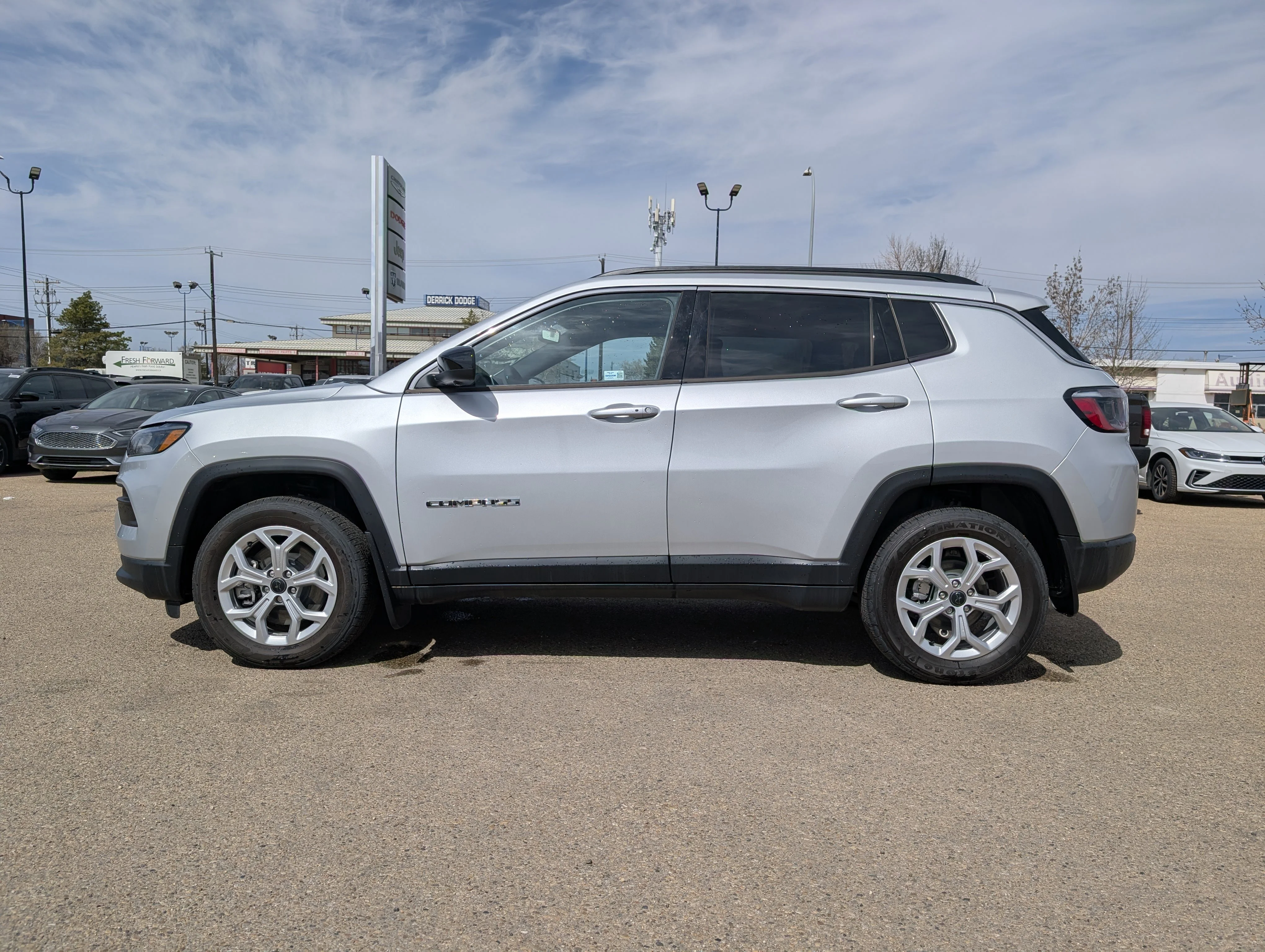 New 2025 Silver Zynith Metallic Jeep North image 3