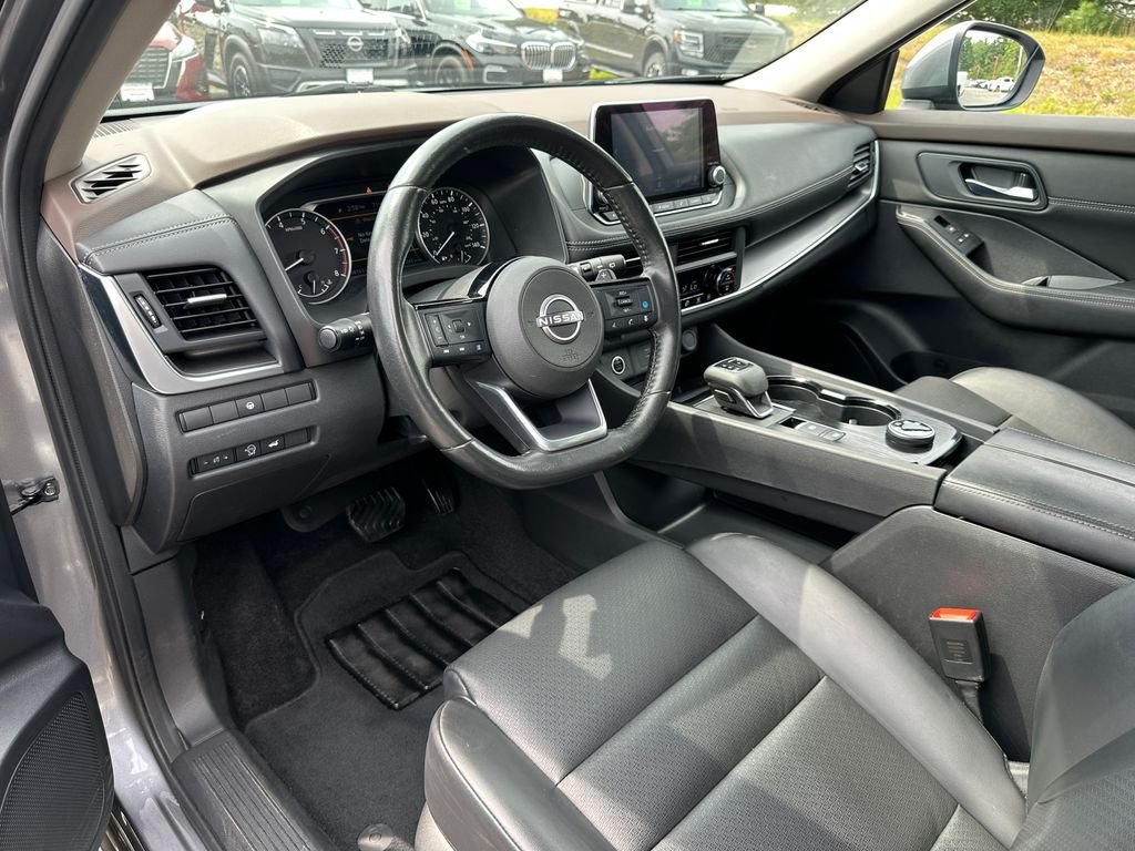 Used 2023 Gray Nissan SV image 14