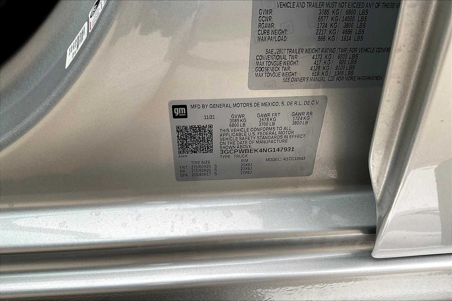 Used 2022 Silver Ice Metallic Chevrolet Custom image 36