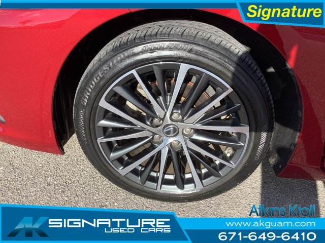 Used 2023 Red Lexus ES 350 Luxury image 10
