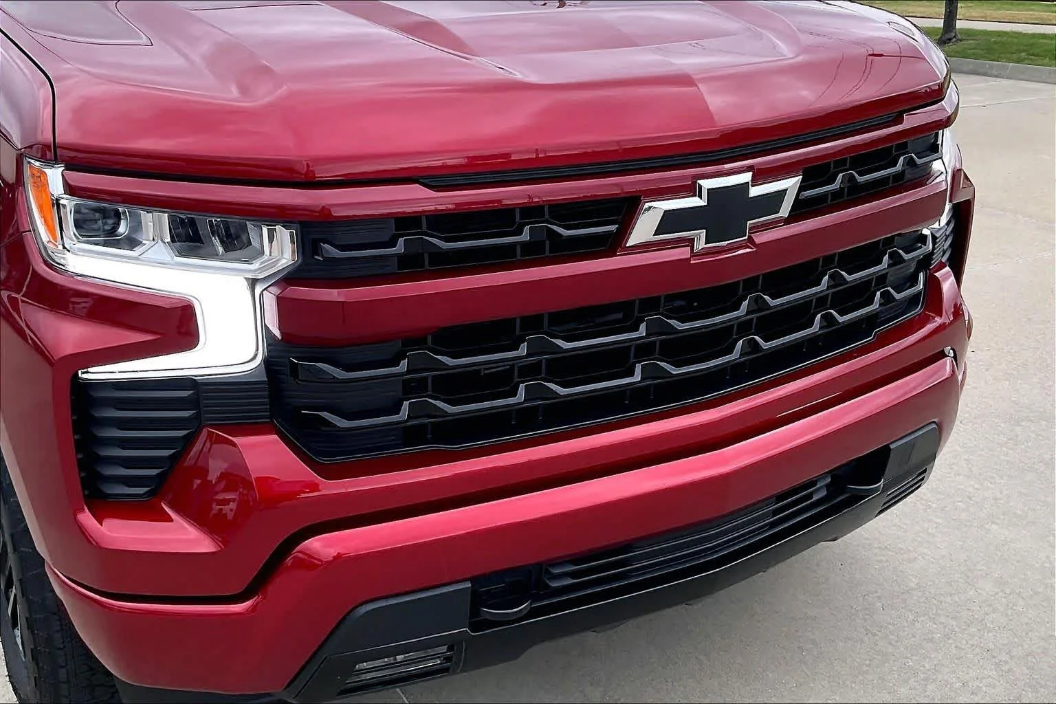Used 2026 Radiant Red Tintcoat Chevrolet RST image 29