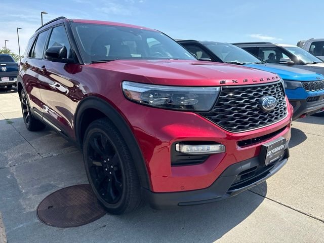 2023 Ford Explorer ST 4WD's photo