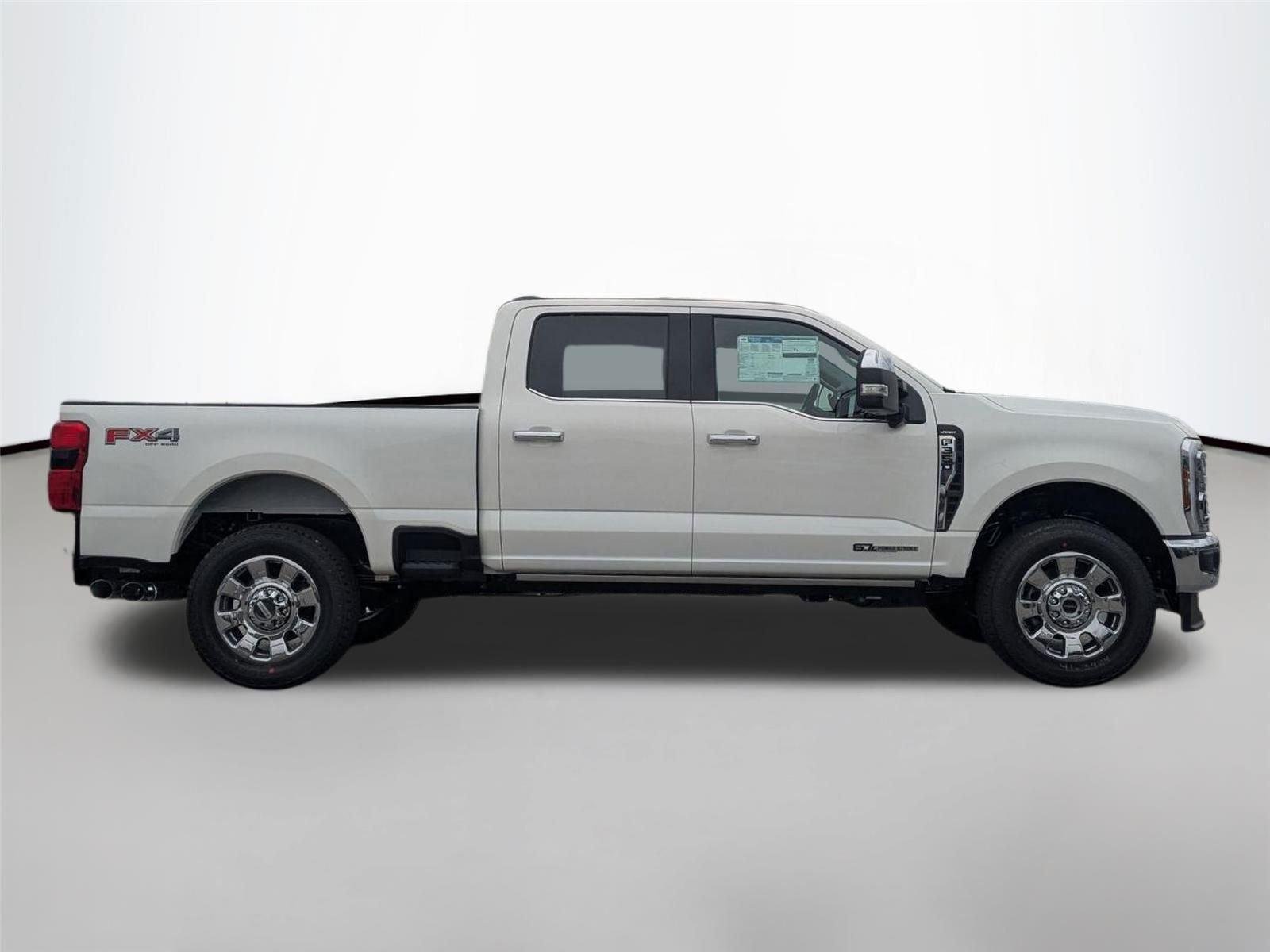 New 2025 Star White Metallic Tri-Coat Ford LARIAT image 4