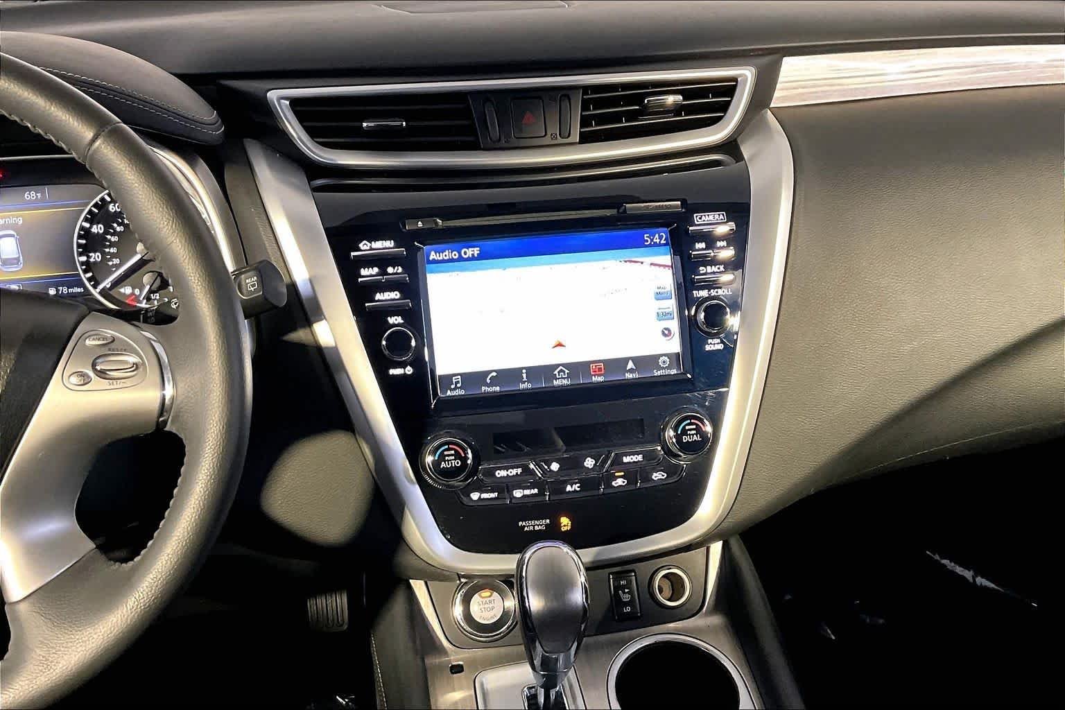 Used 2017 Arctic Blue Metallic Nissan SL image 7
