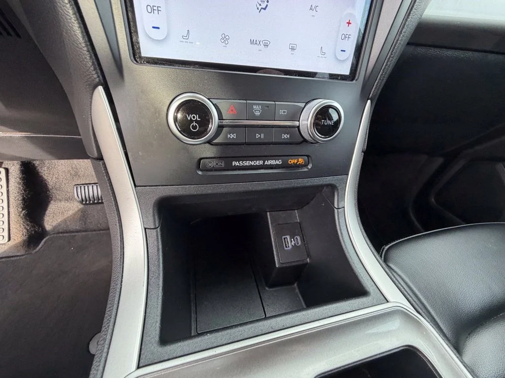 Used 2024 Blue Ford SEL image 25