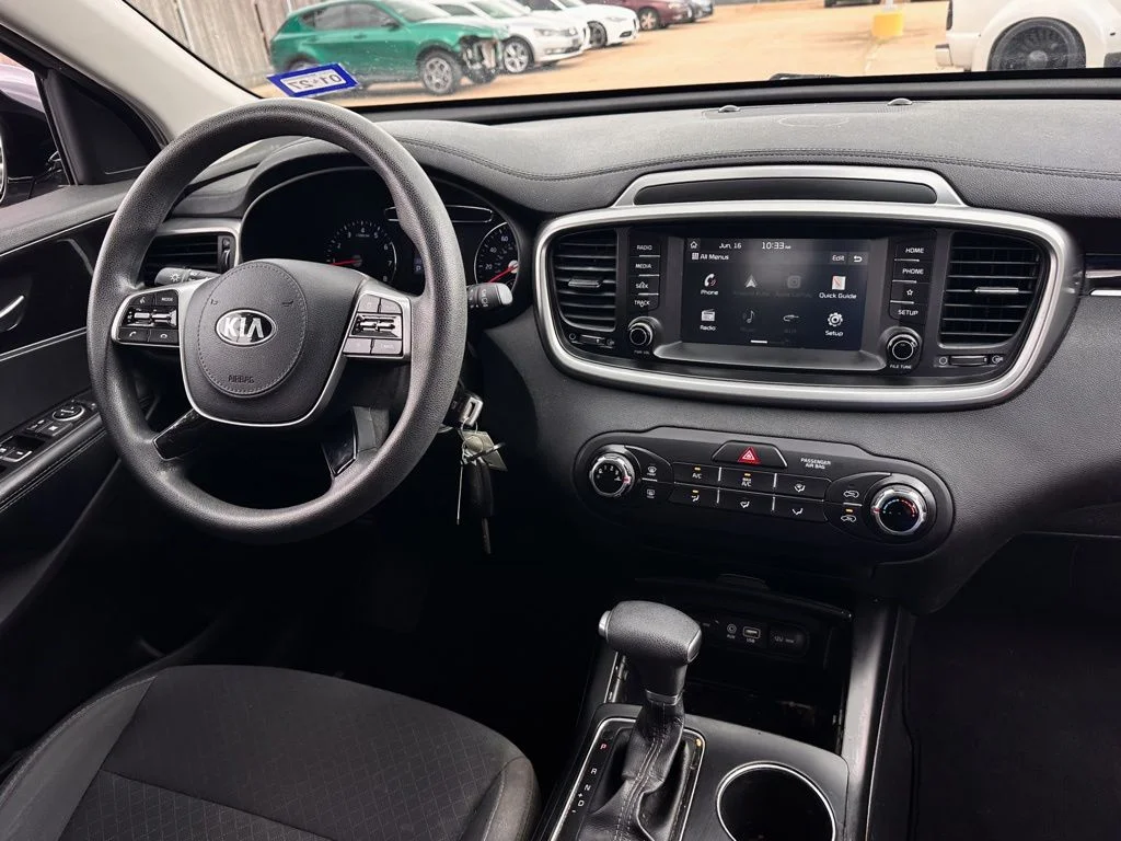 Used 2020 Silver Kia L image 9