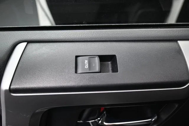 Used 2018 White Toyota SR5 image 11