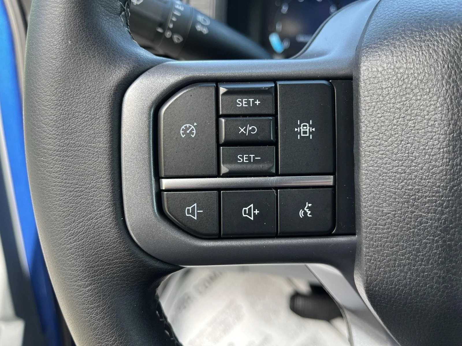 Used 2025 Atlas Blue Ford XLT image 31
