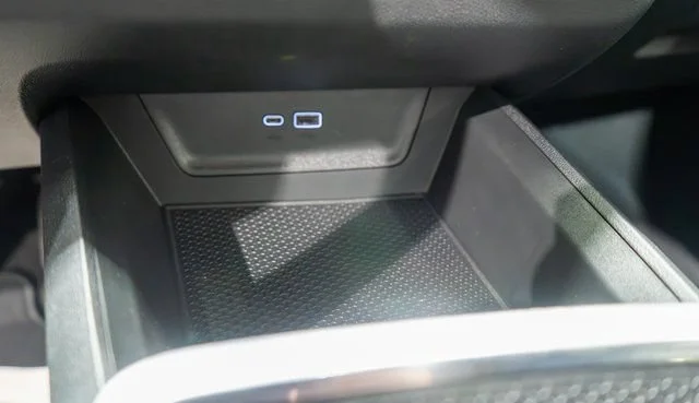 New 2027 Summit White Chevrolet LT image 22