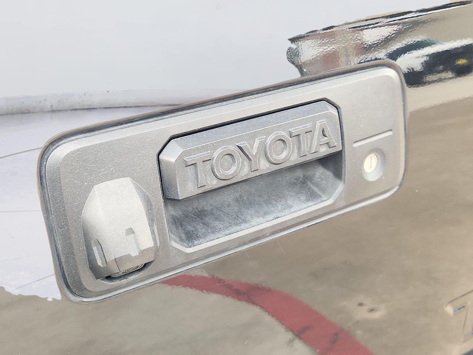 2017 Toyota Tundra 4WD photo 31 of 34
