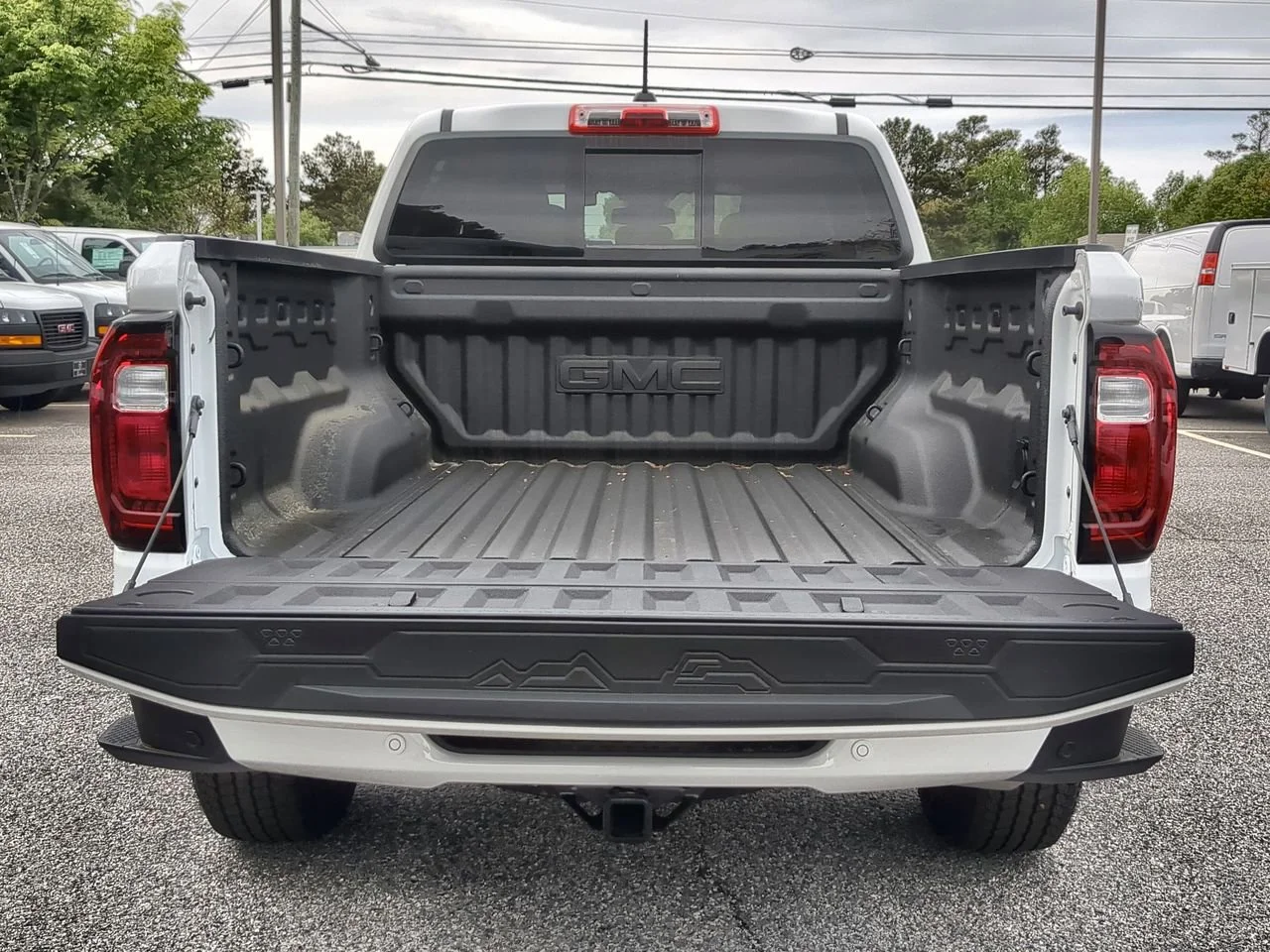 New 2026 Summit White GMC Elevation image 25