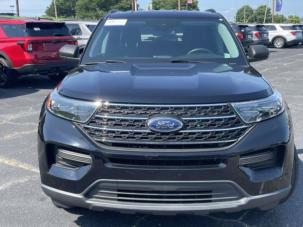 Certified Used 2023 Black Ford XLT image 8