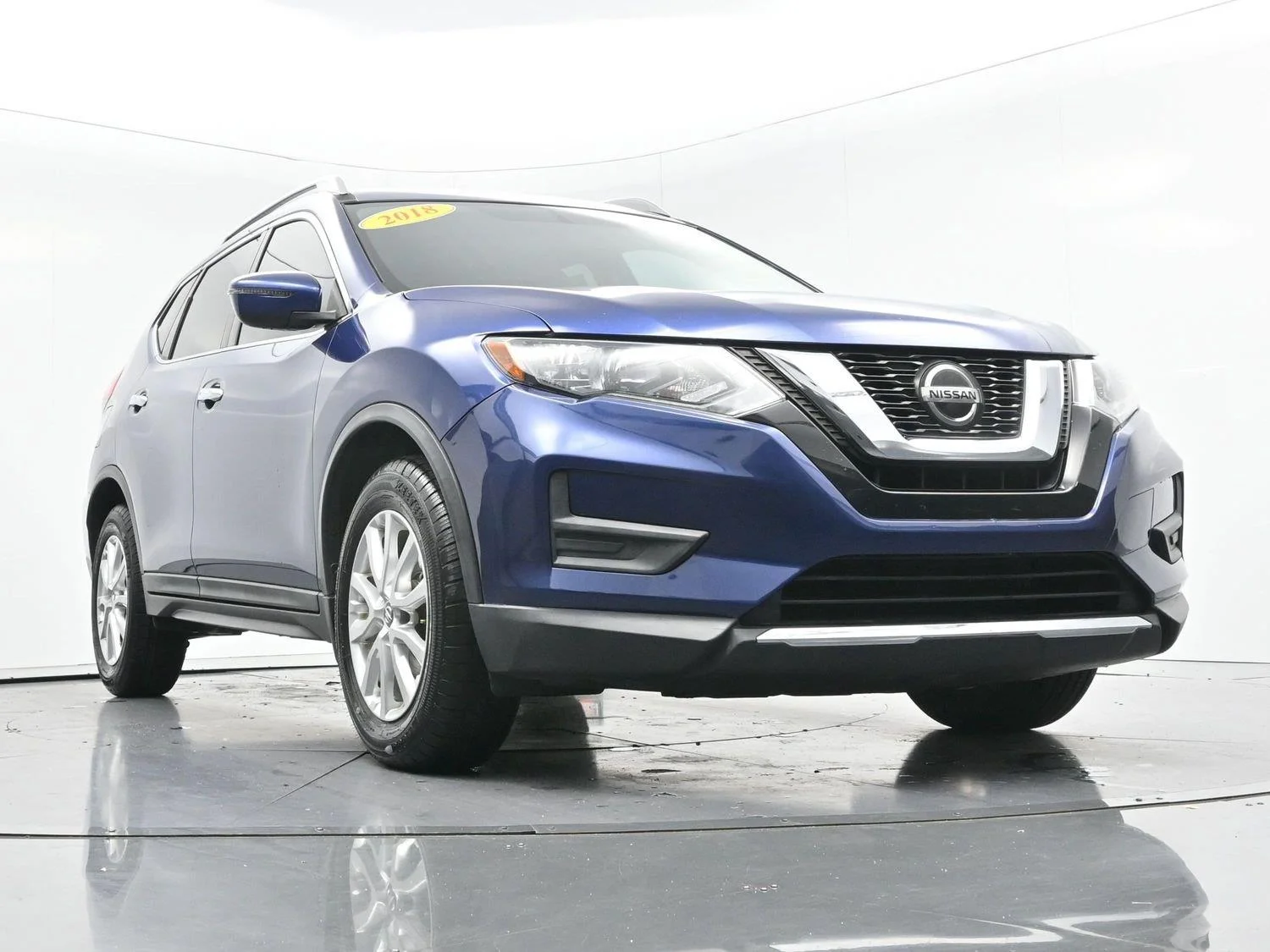 Used 2018 Caspian Blue Nissan SV image 46
