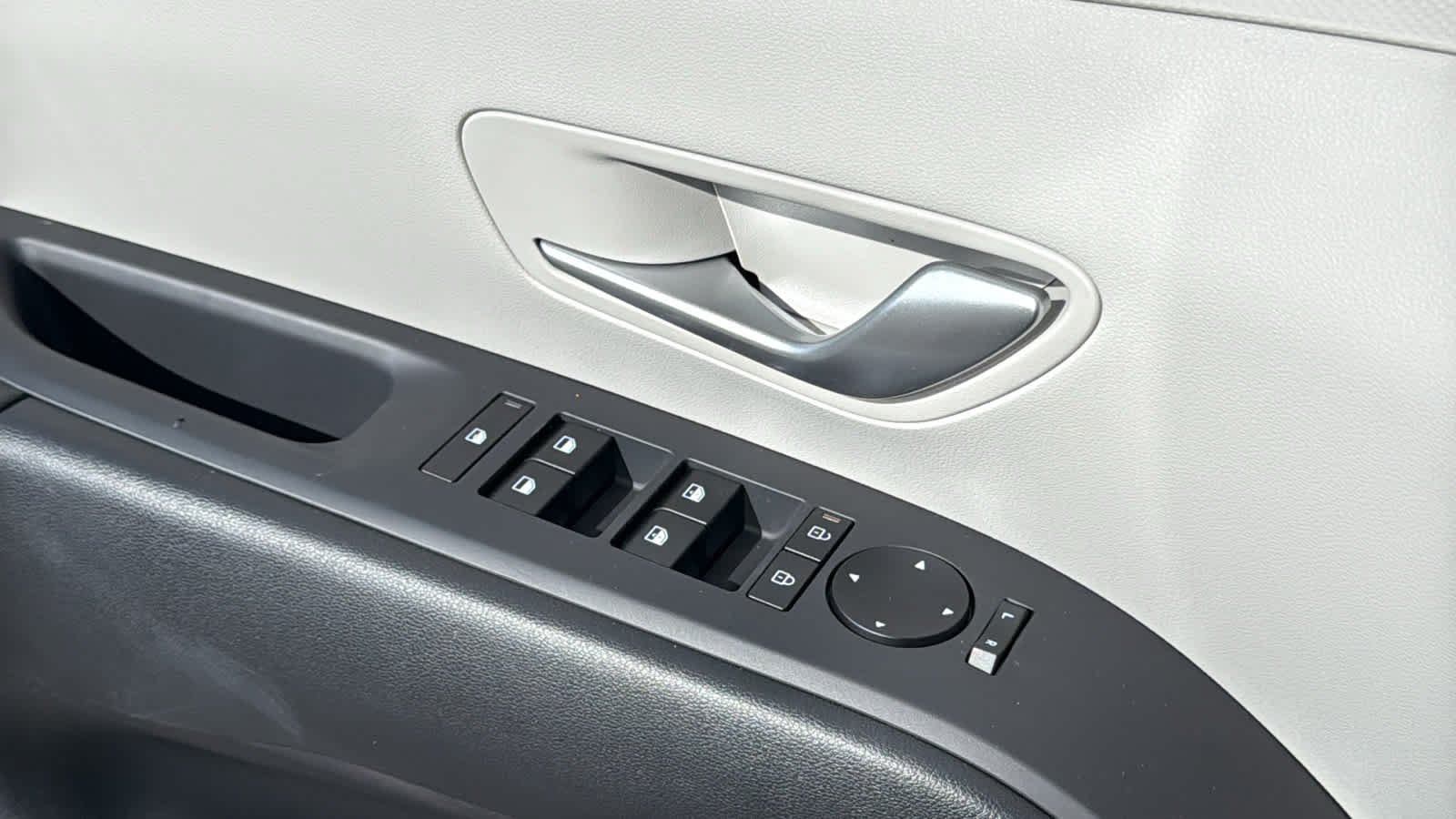 New 2026 Creamy White Pearl Hyundai SEL AWD image 22