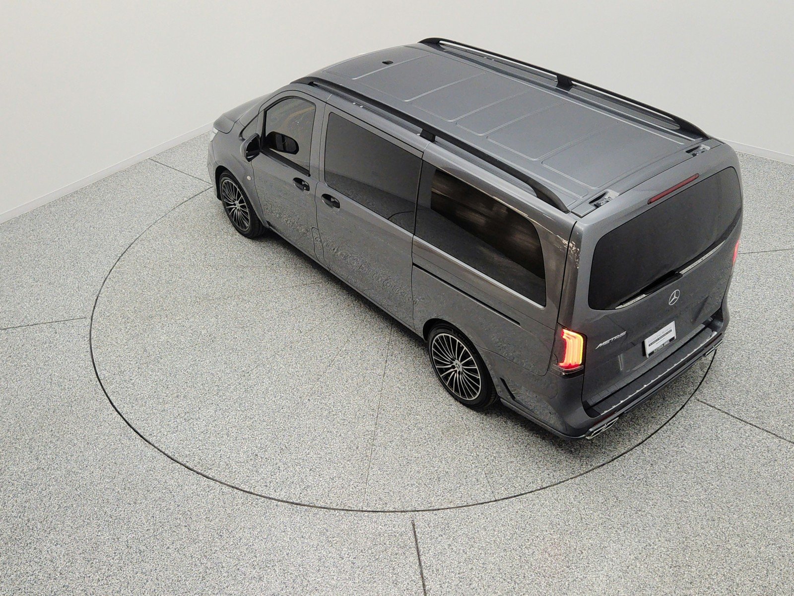 Used 2022 Selenite Grey Metallic Mercedes-Benz Standard Roof 126 Wheelbase image 20