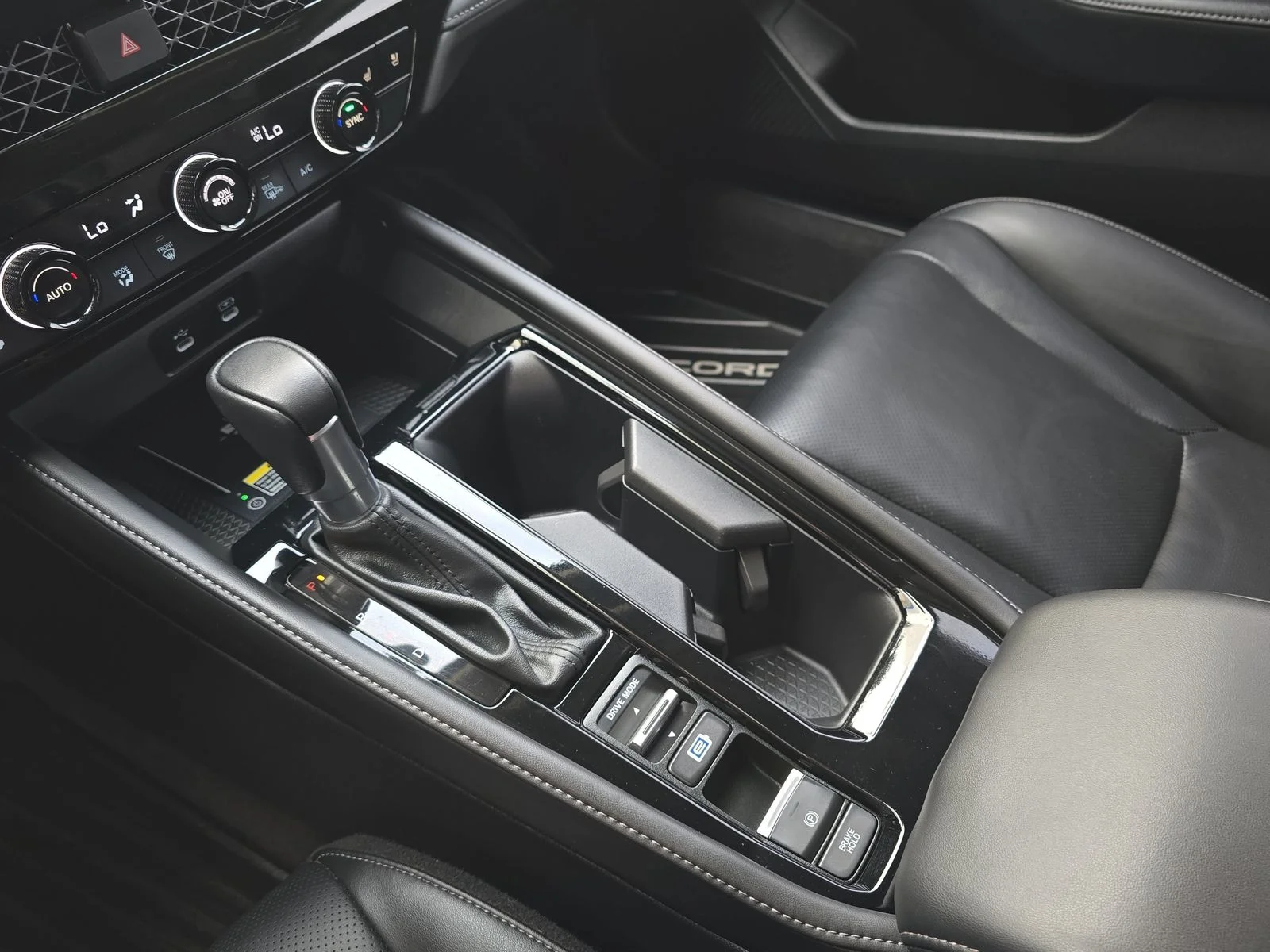 2024 Honda Accord Hybrid Touring - Photo 24