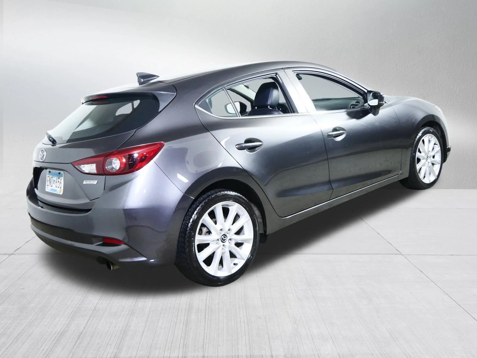 Used 2017 Machine Gray Metallic Mazda Grand Touring image 7