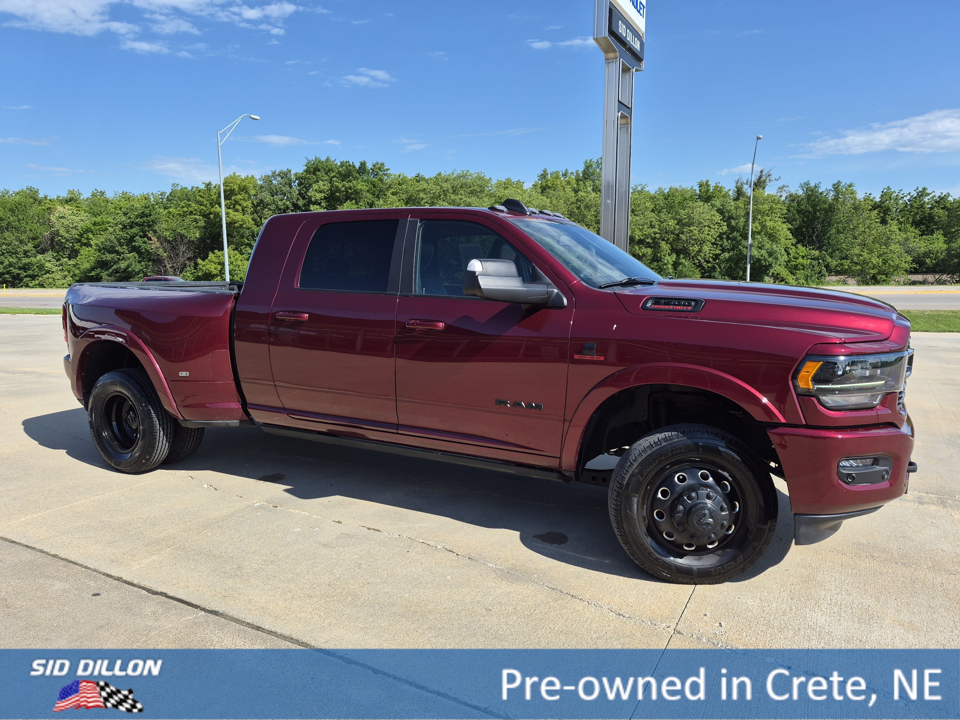 Used 2022 Delmonico Red Pearlcoat Ram Limited image 16