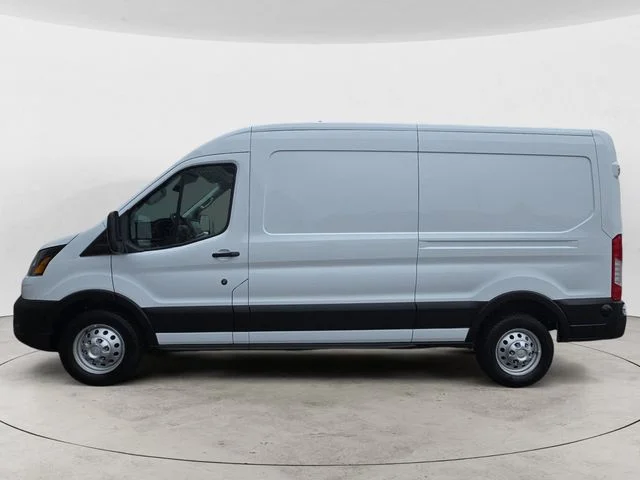 Used 2025 Oxford White Ford Base image 8