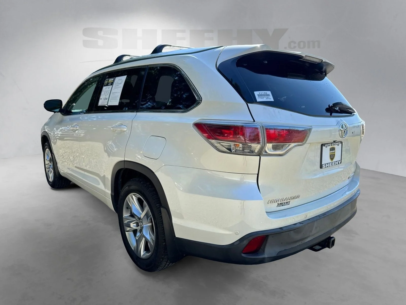 Used 2015 Blizzard Pearl Toyota Limited image 15