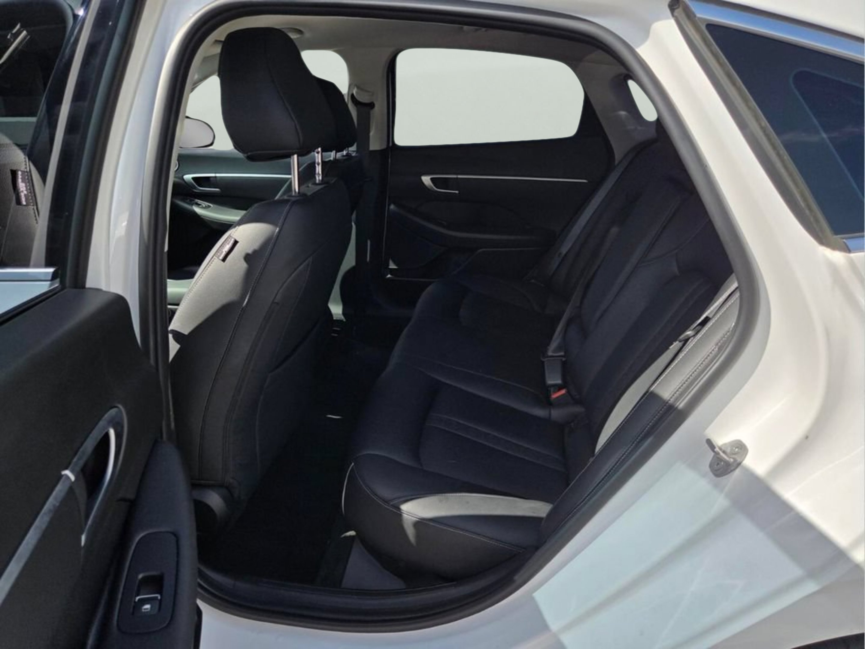 Used 2024 Serenity White Hyundai SEL image 10