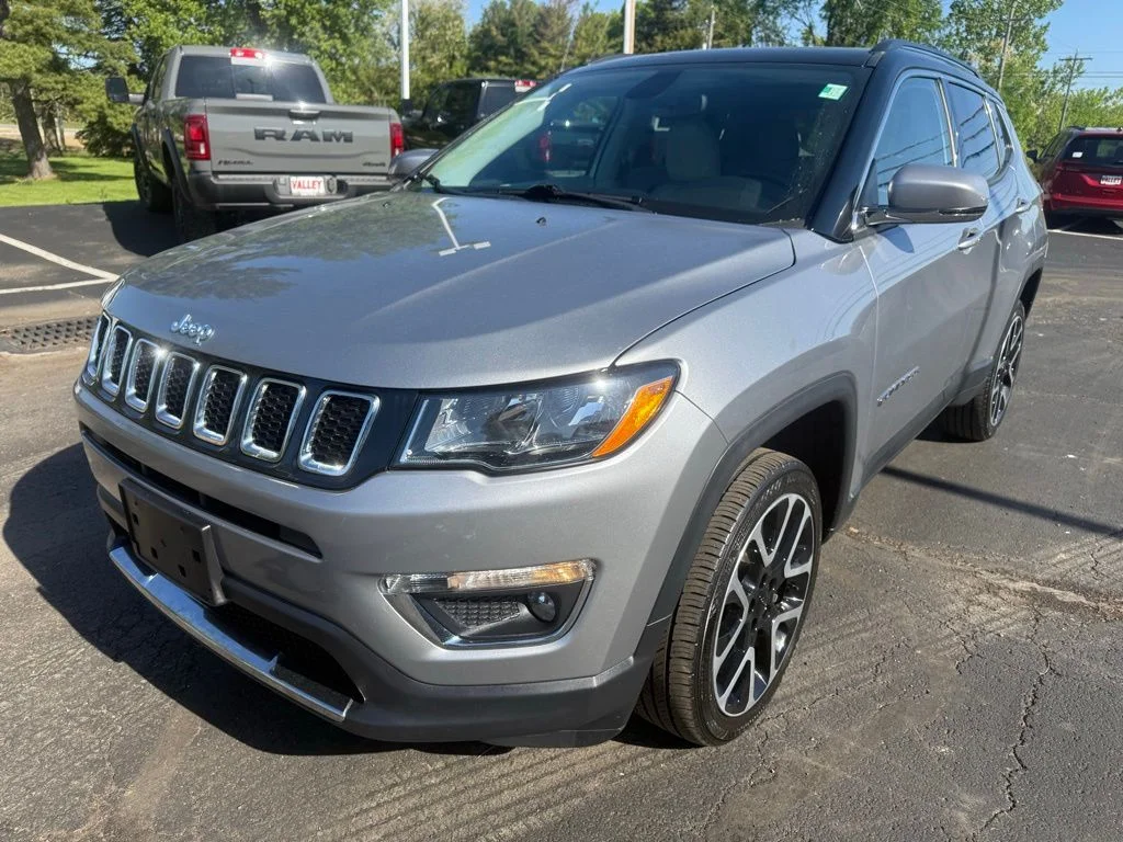 Used 2018 Silver Jeep Limited image 6