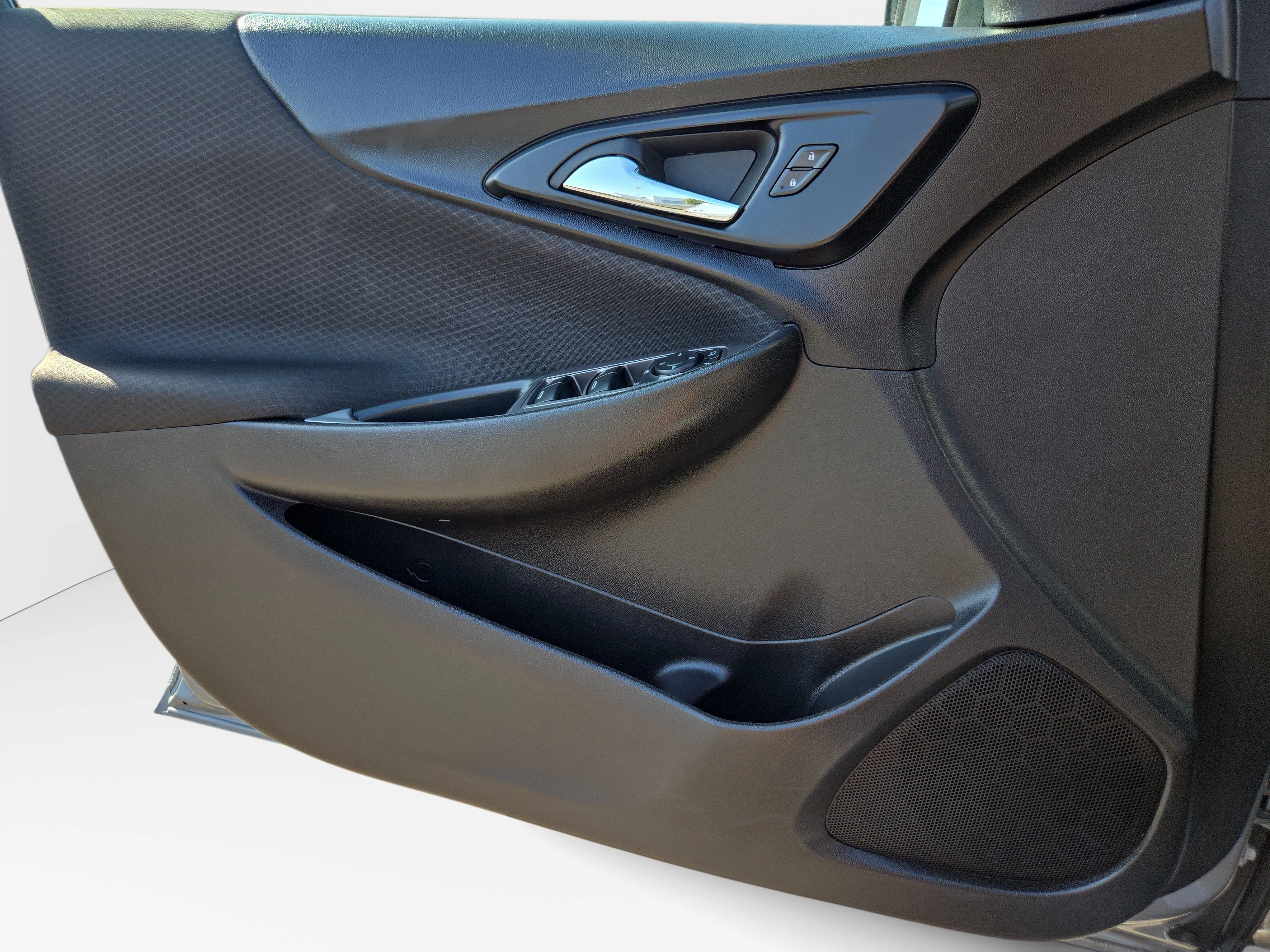 Used 2024 Gray Chevrolet LT image 25