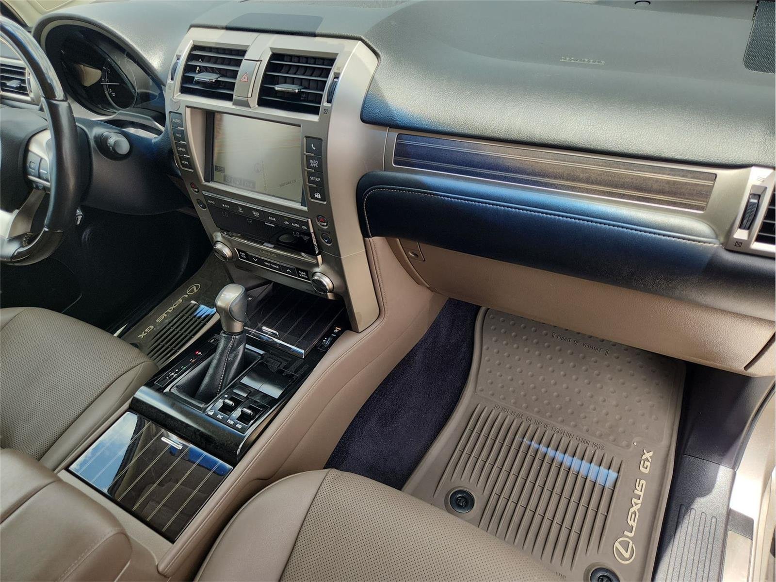 Used 2021 Silver Lexus GX 460 Premium image 29
