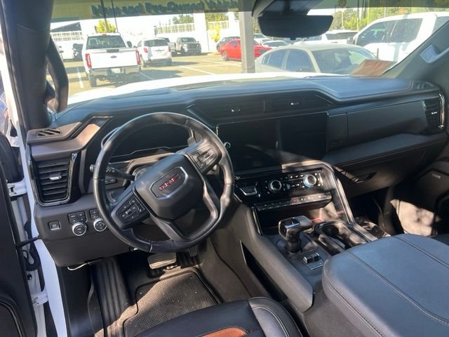 Used 2023 White GMC AT4 image 9