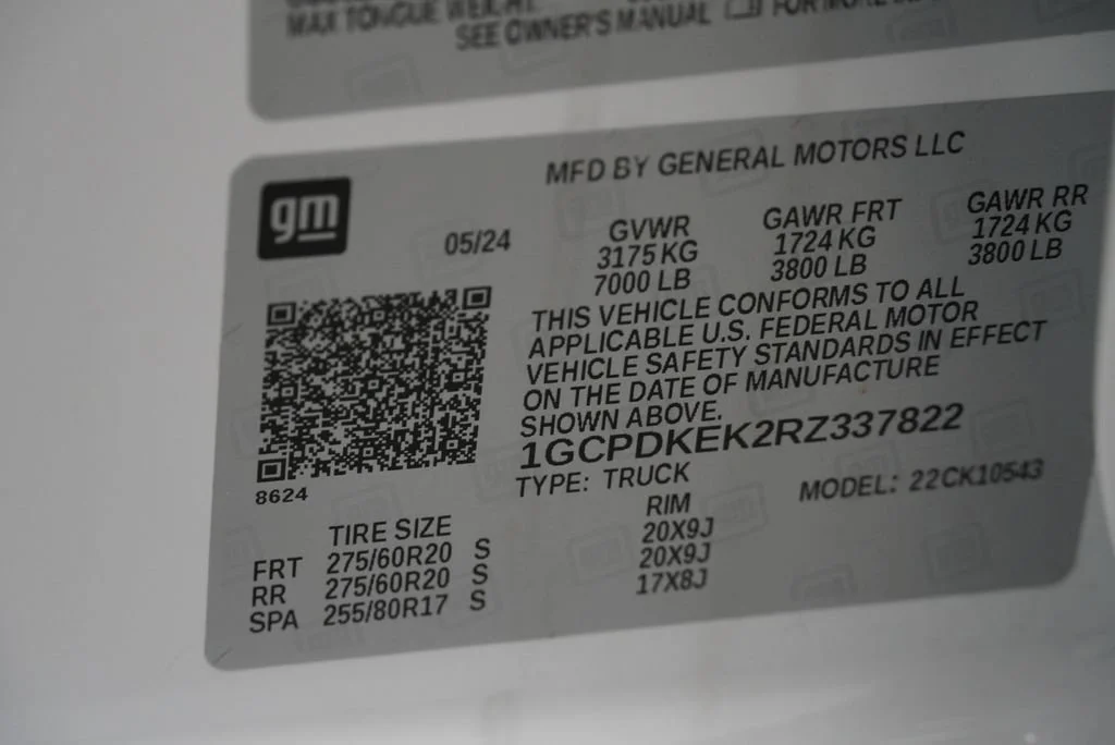 Used 2024 Summit White Chevrolet LT (2FL) image 43