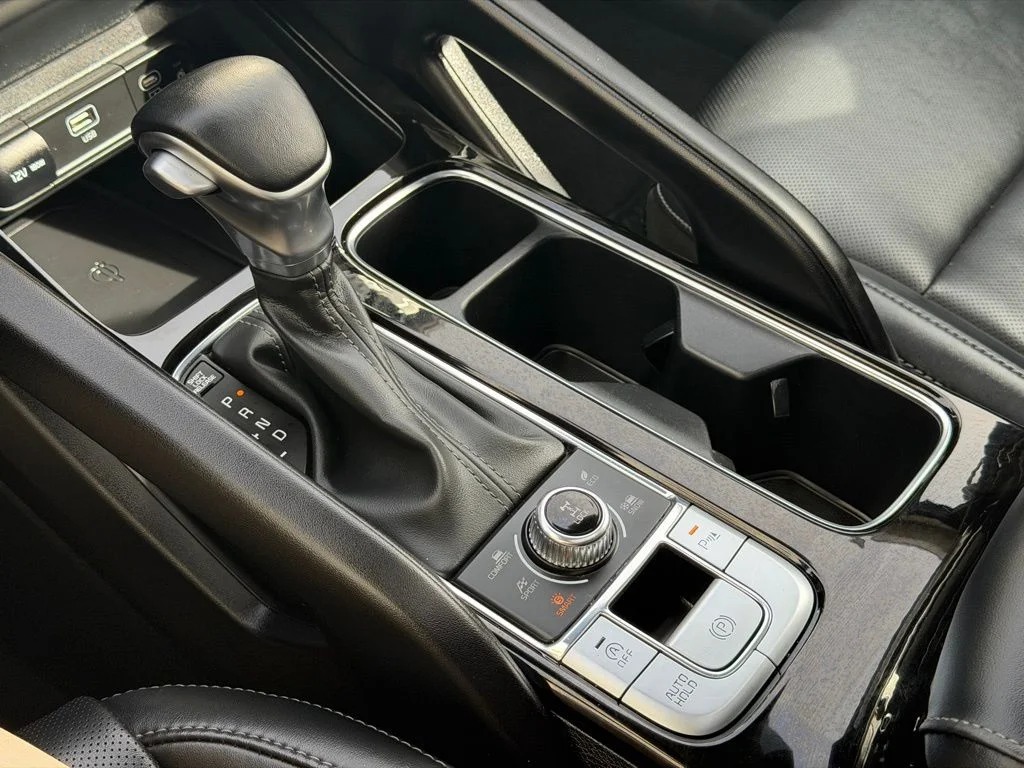 Used 2025 Black Kia S image 14