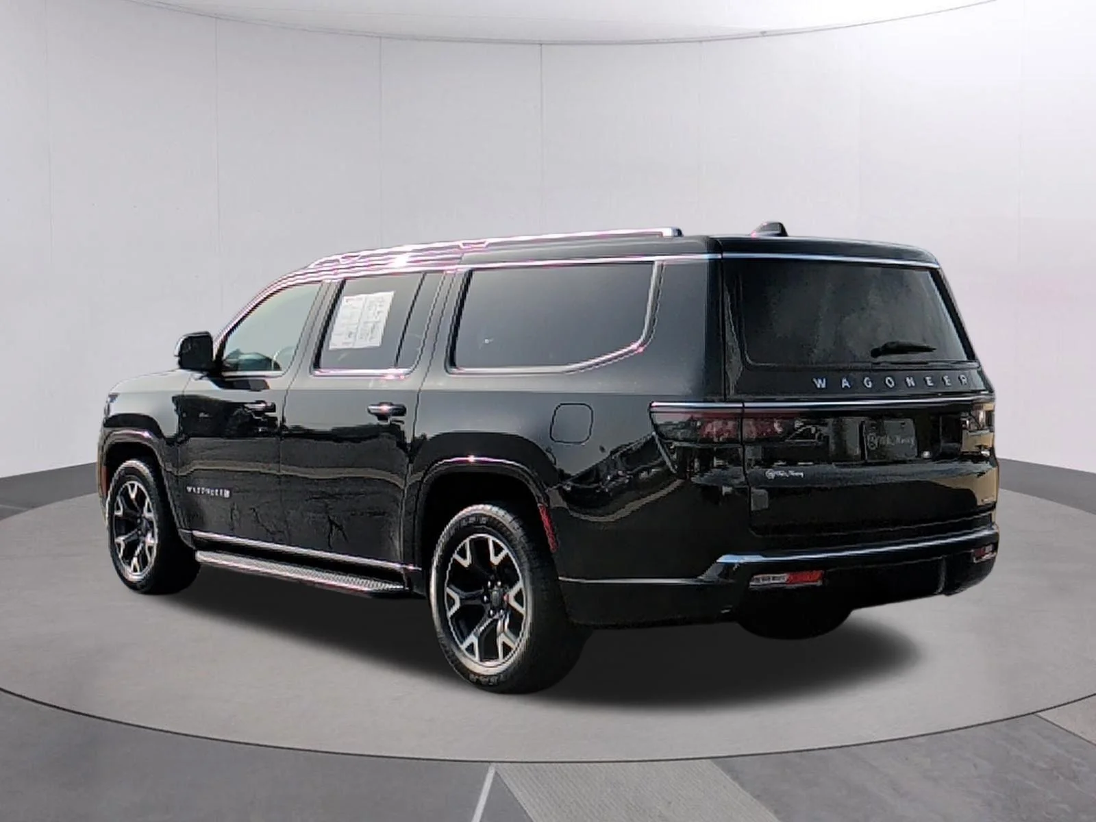 Used 2024 Diamond Black Crystal Pearlcoat Jeep Series III image 3