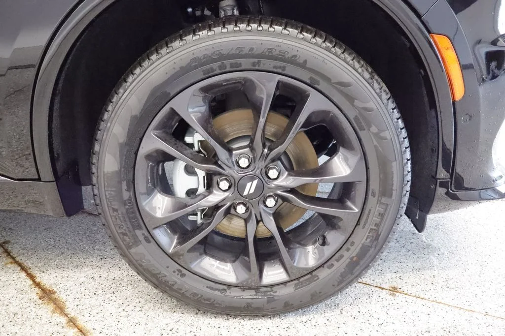New 2026 Diamond Black Clear-Coat Exterior Paint Dodge GT Plus image 6