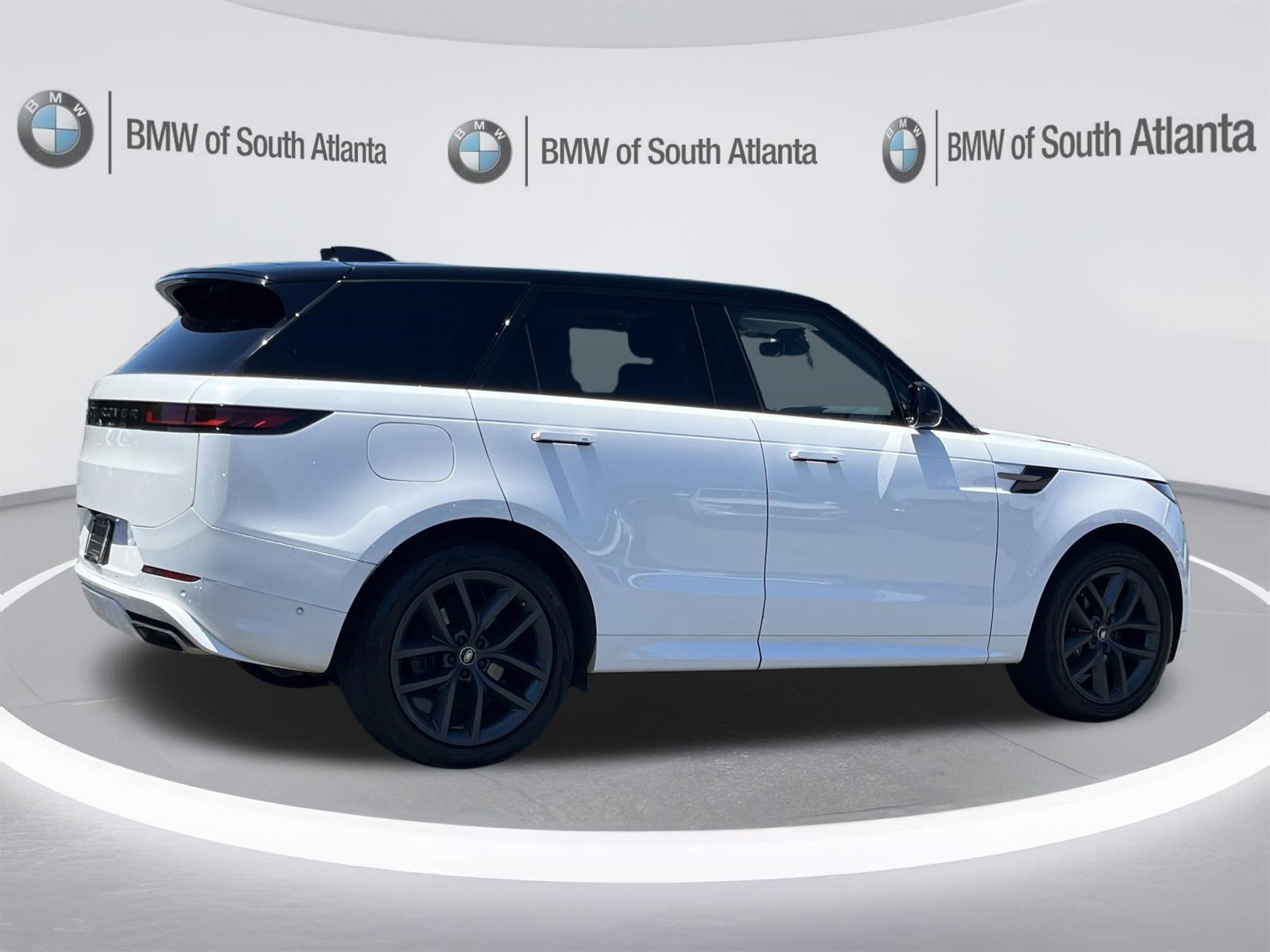 Used 2024 Fuji White Land Rover Dynamic SE image 24