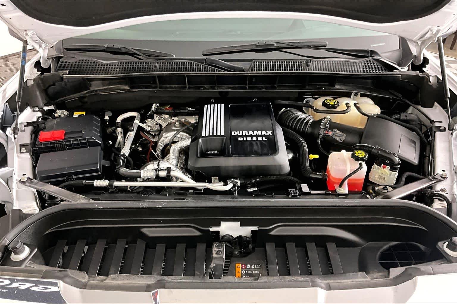 Used 2023 White Frost Tricoat GMC Denali image 31
