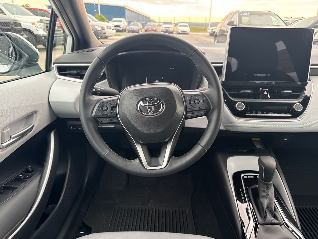 2025 Toyota Corolla SE - Photo 16