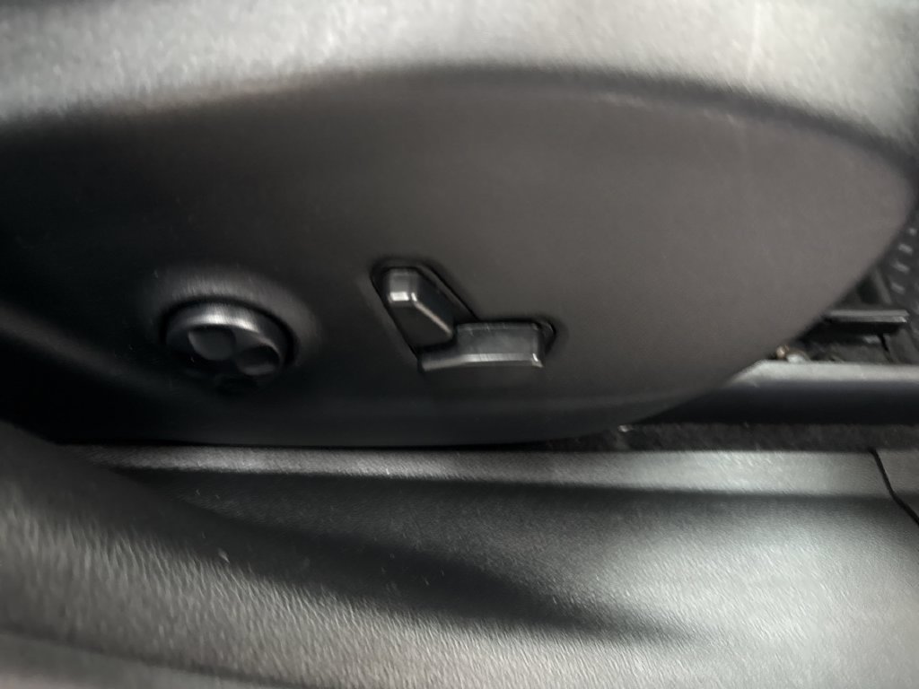 Used 2019 Crystal Metallic Jeep Trailhawk image 19