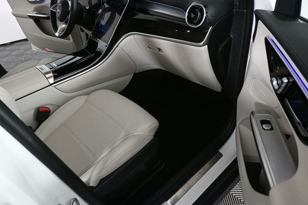 Certified Used 2023 White Mercedes-Benz GLC 300 image 22