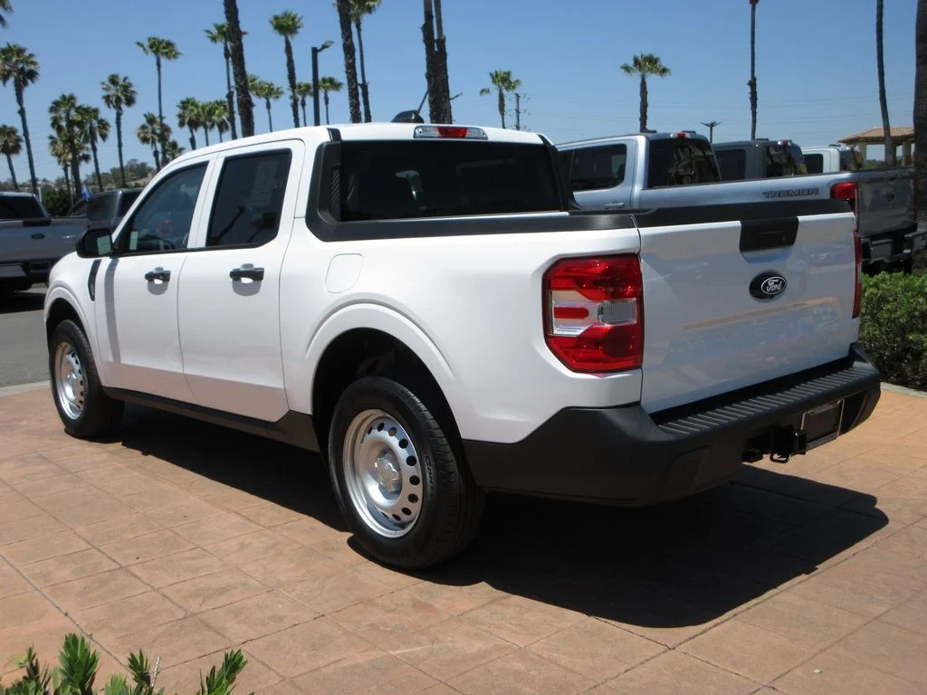 New 2026 Oxford White Ford XL image 2