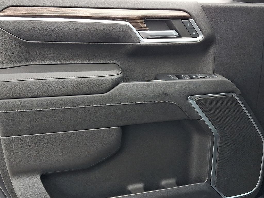 Used 2022 Gray Chevrolet LT image 13