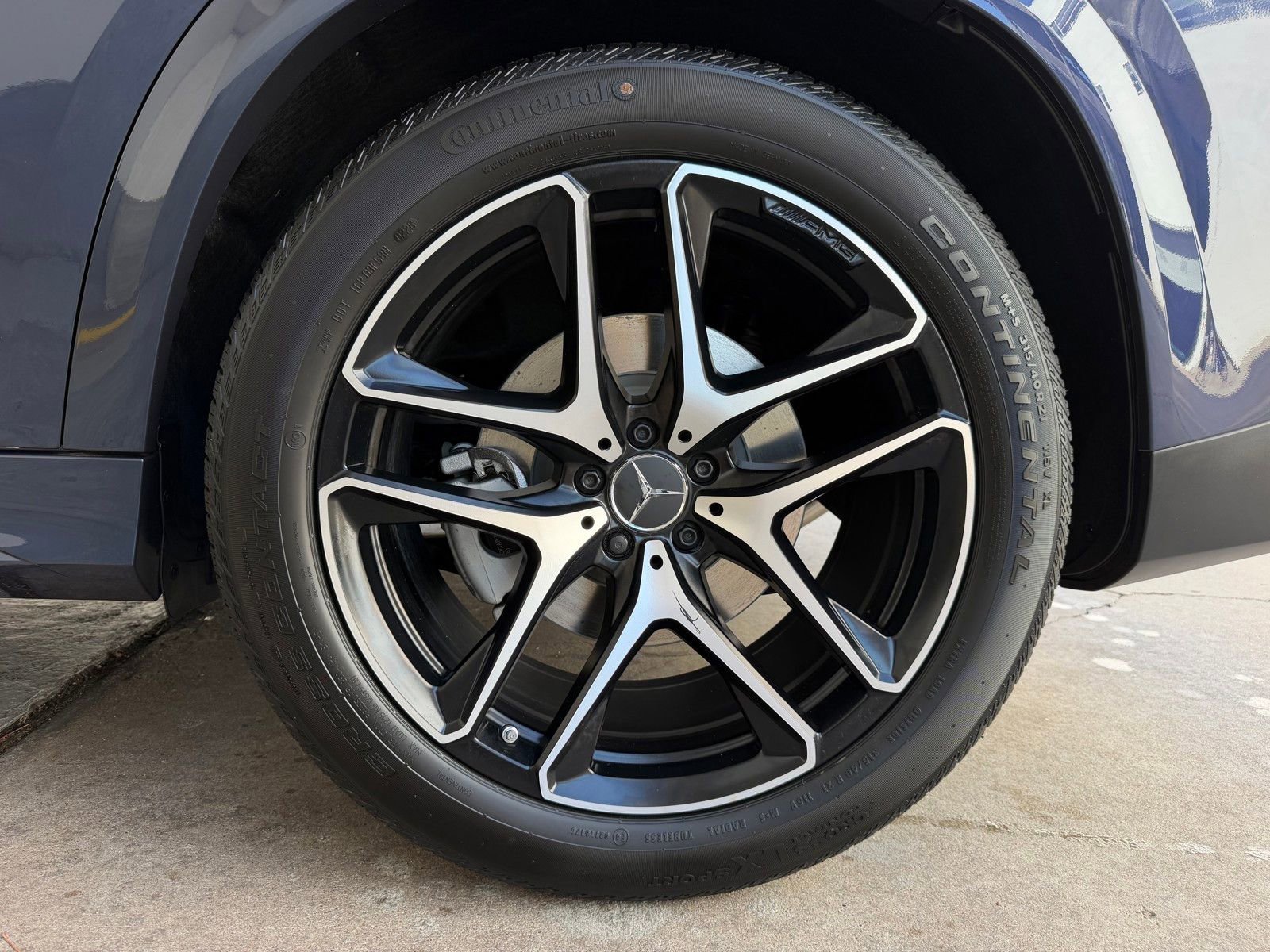 New 2026 Twilight Blue Metallic Mercedes-Benz AMG® GLE 53 4MATIC+ Coupe image 47