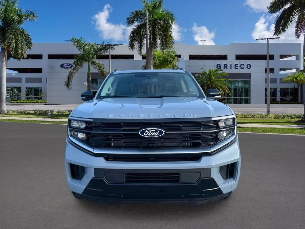 New 2027 Glacier Gray Metallic Tri-Coat Ford Platinum image 2