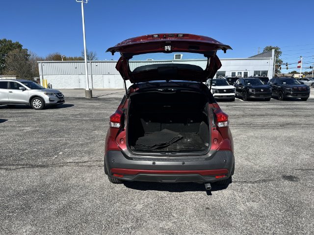 Used 2020 Red Nissan SR image 28