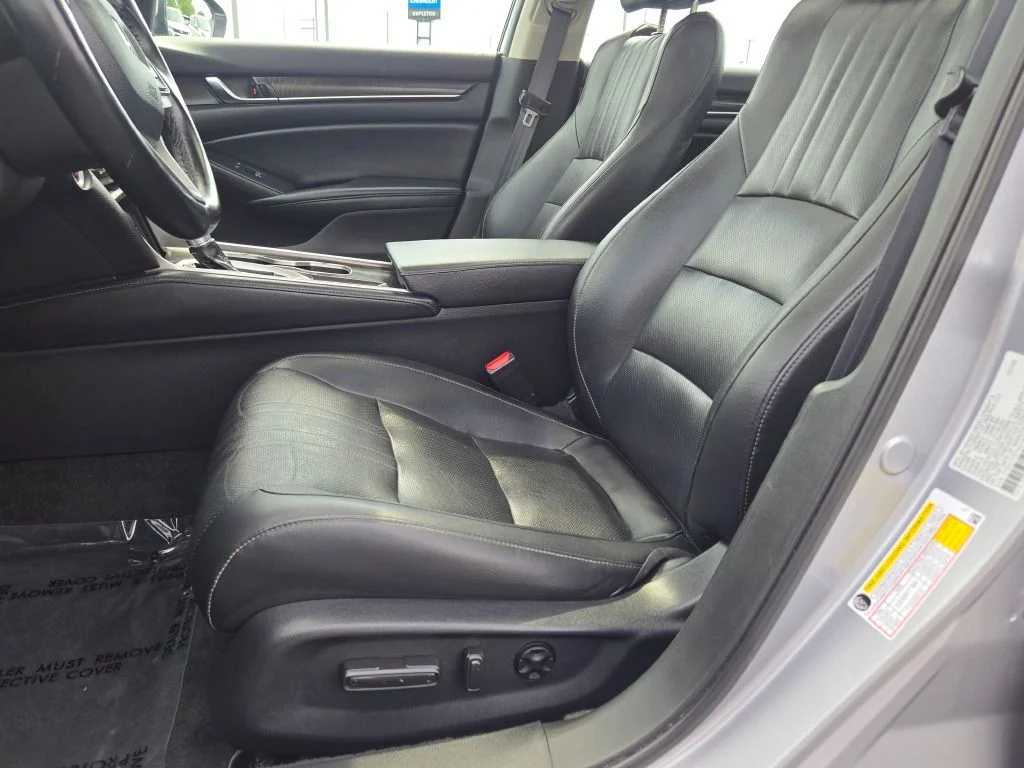 Used 2022 Silver Honda EX-L image 21