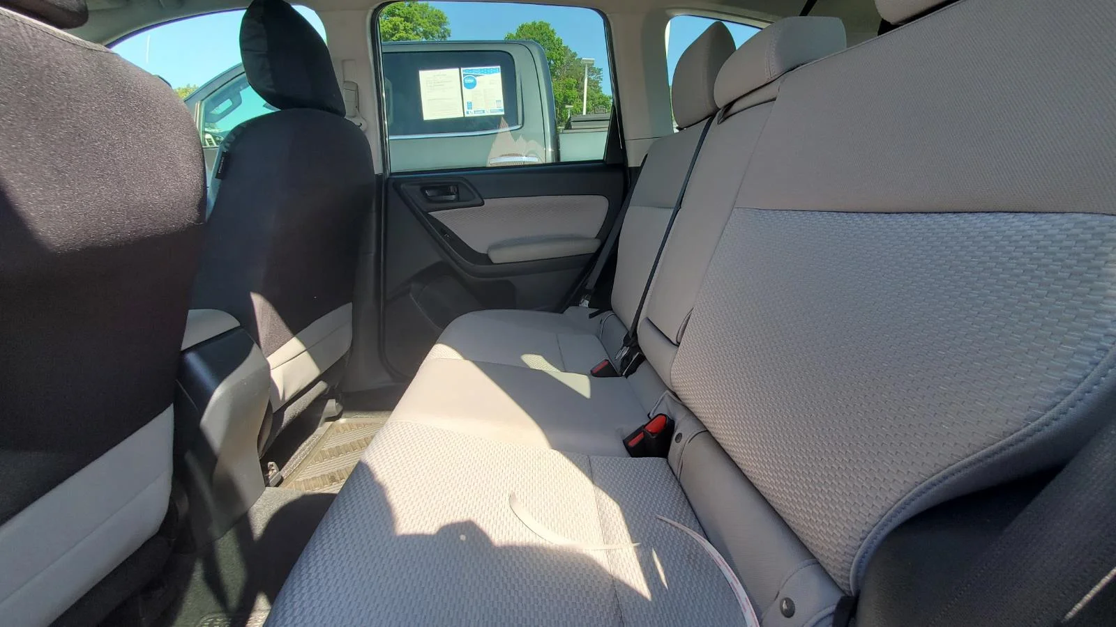 Used 2018 Ice Silver Metallic Subaru Premium image 5