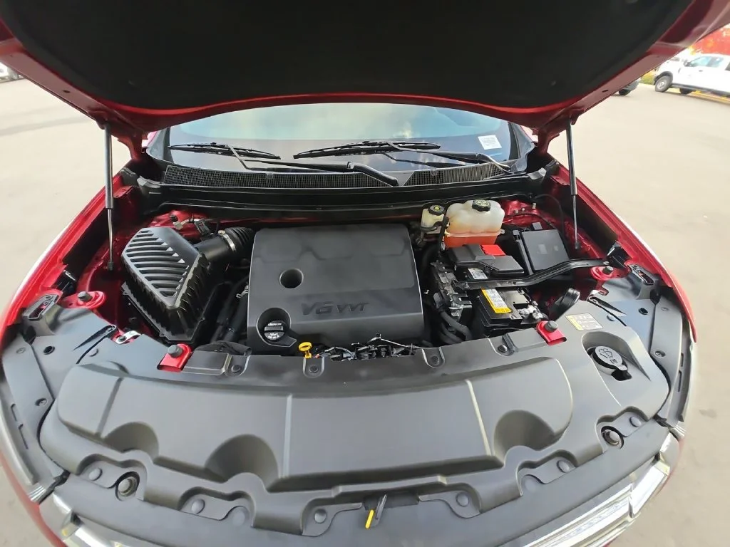 Used 2023 RADIANT RED TINTCOAT Chevrolet LT Cloth image 30